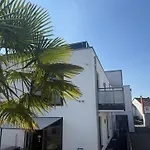 Modernes Mit Balkon- Aufzug & Naehe Flughafen Apartament *