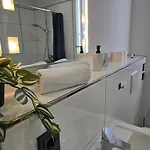 Modernes Mit Balkon- Aufzug & Naehe Flughafen Siegburg