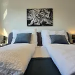 Apartament Modernes Mit Balkon- Aufzug & Naehe Flughafen Siegburg
