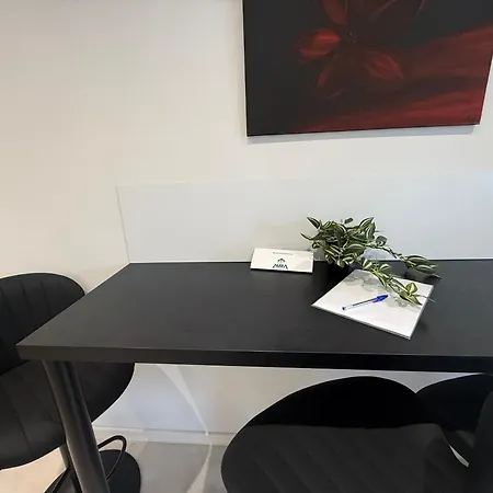 Apartamento Modernes Mit Balkon- Aufzug & Naehe Flughafen Siegburg