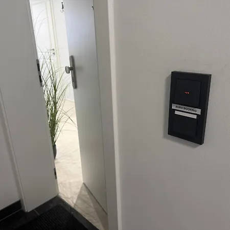 Modernes Mit Balkon- Aufzug & Naehe Flughafen * Siegburg