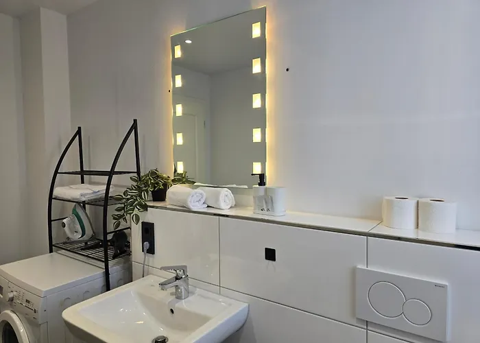 Appartement Modernes Mit Balkon- Aufzug & Naehe Flughafen Siegburg