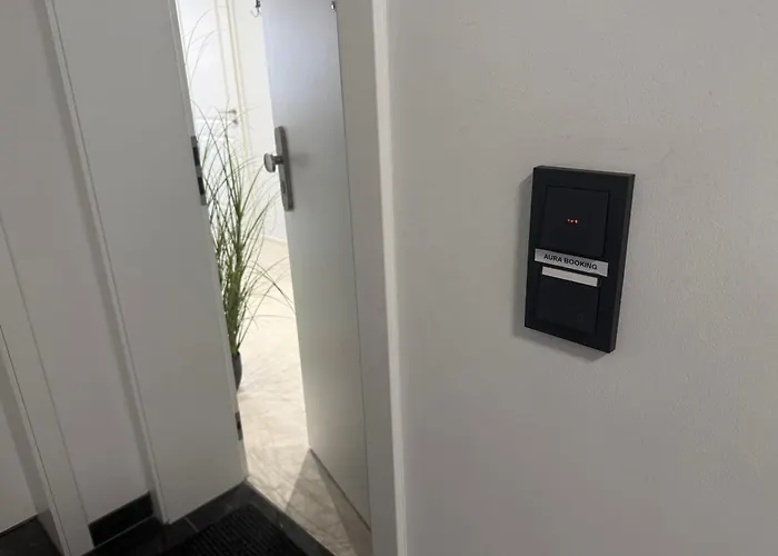 Modernes Mit Balkon- Aufzug & Naehe Flughafen * Siegburg